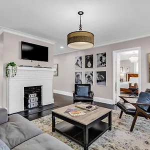 https://bright-and-modern-close-to-everything.1sthotelscharlotte.com